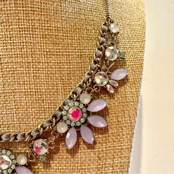 Liz Claiborne Statement Necklace gold w/ lavender & green jewels, rhinestones - Picture 6 of 9